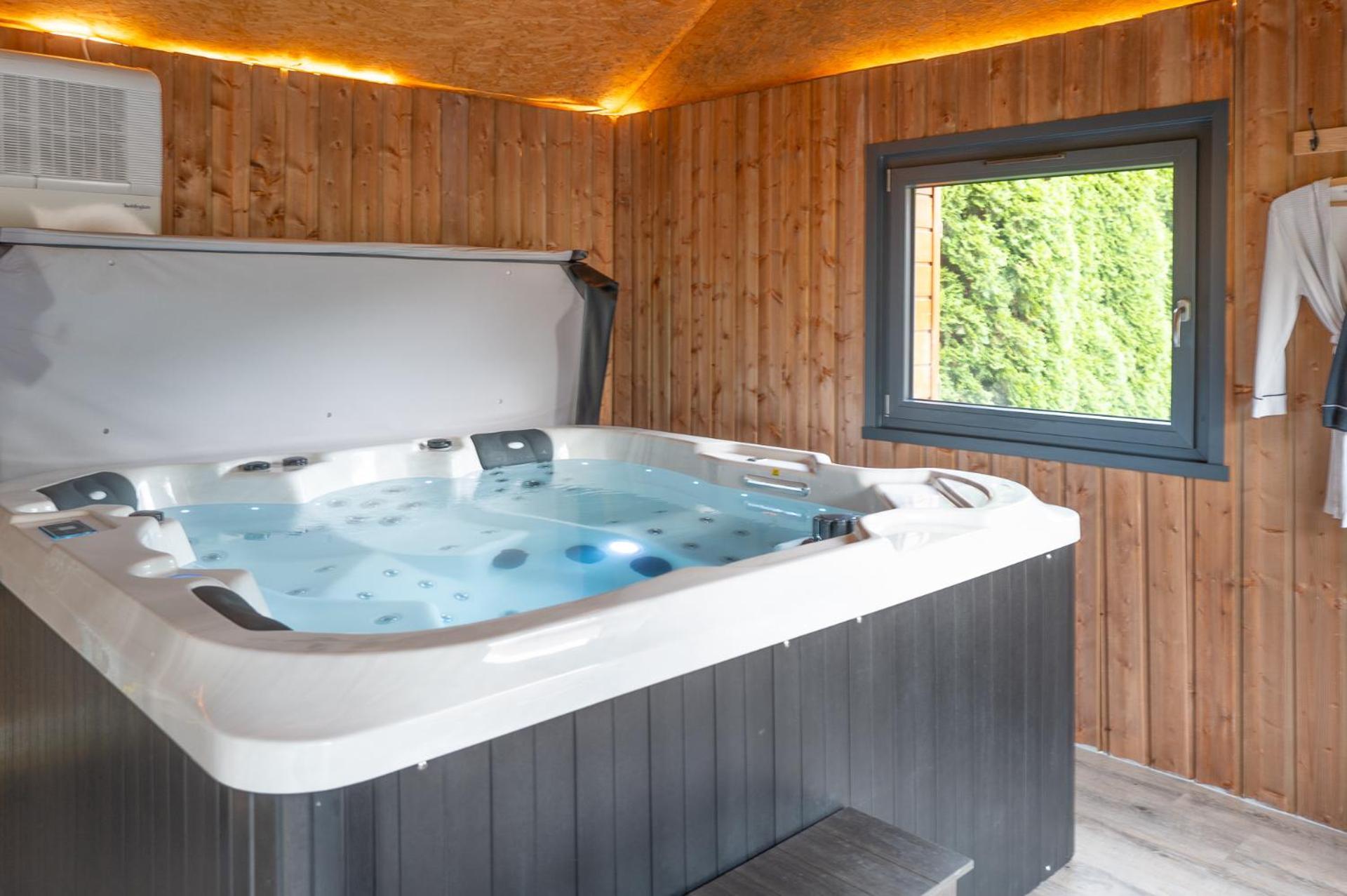 Chalet La Calougeotte, Jardin, Spa Et Sauna Prives Le Menil Екстер'єр фото