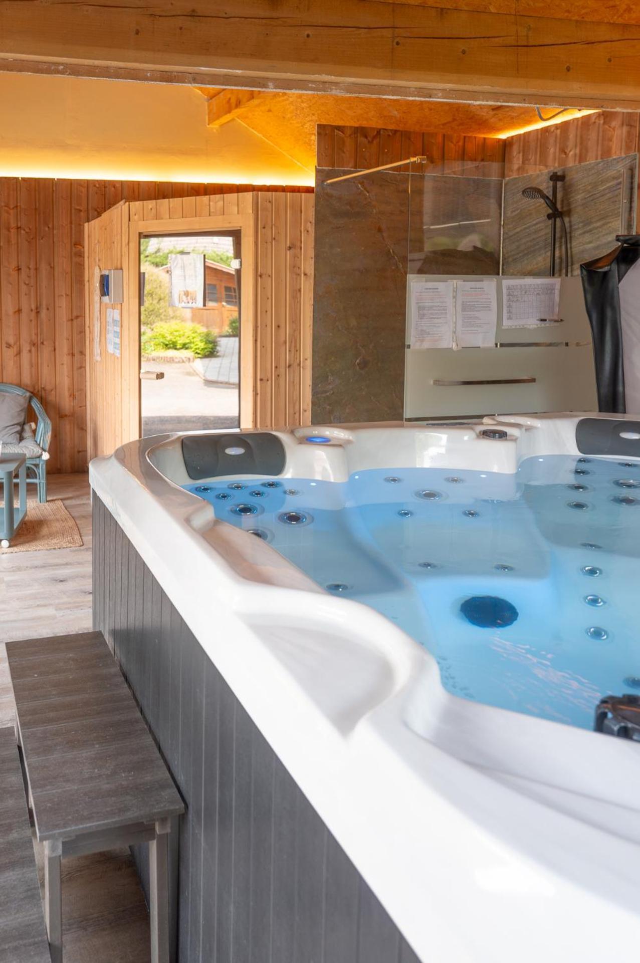 Chalet La Calougeotte, Jardin, Spa Et Sauna Prives Le Menil Екстер'єр фото